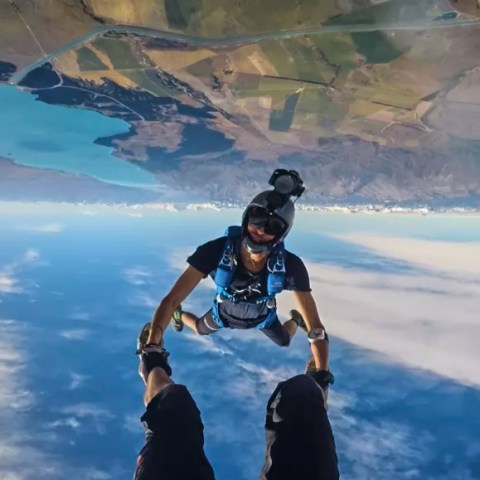 Not your ordinary jump with a sports skydiving in Mt. Cook